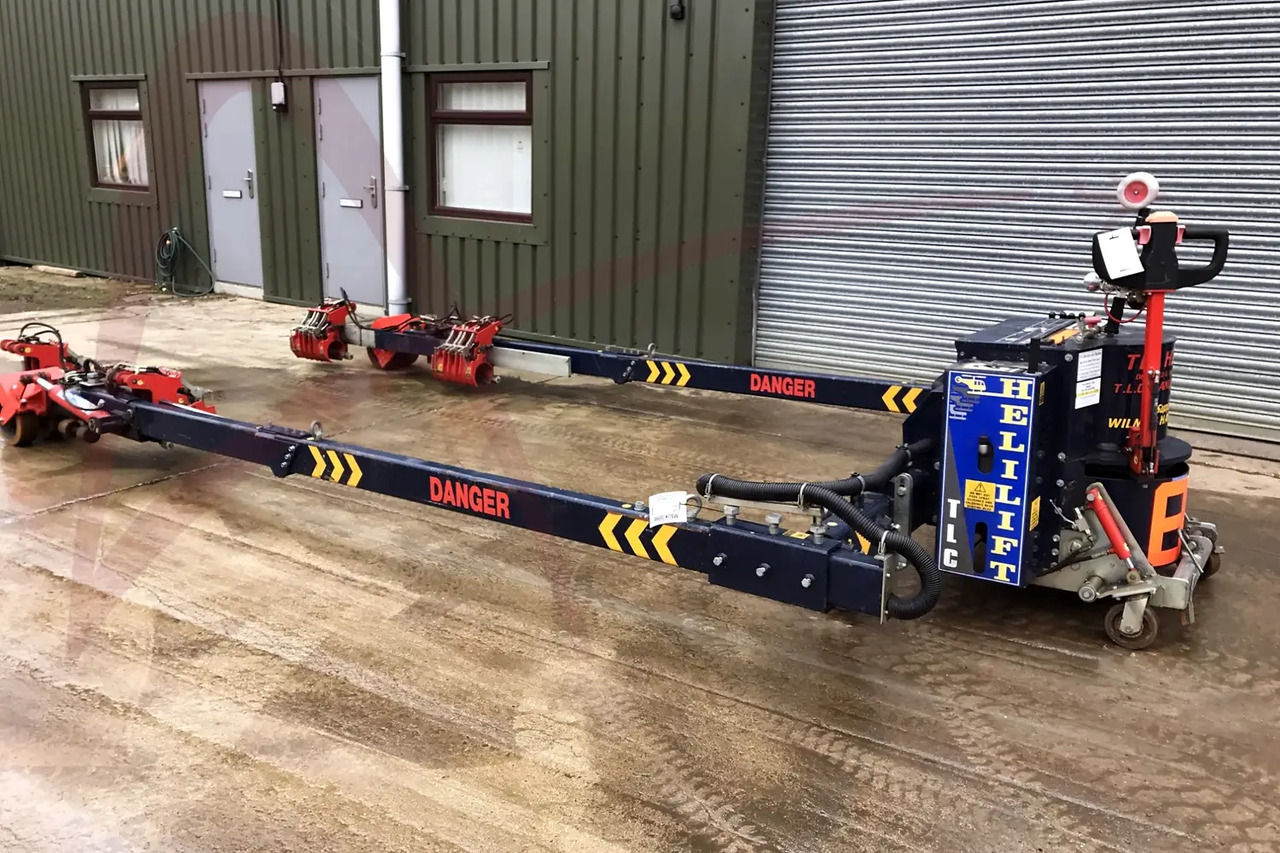 TLC HANDLING HELILIFT - Pushback tractor: picture 1 TLC HANDLING HELILIFT - Pushback tractor: picture 1