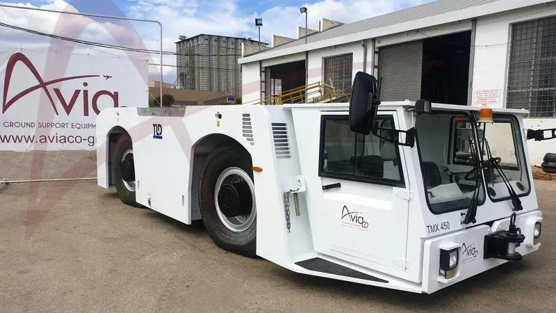 TLD TMX-450 - Pushback tractor: picture 1 TLD TMX-450 - Pushback tractor: picture 1