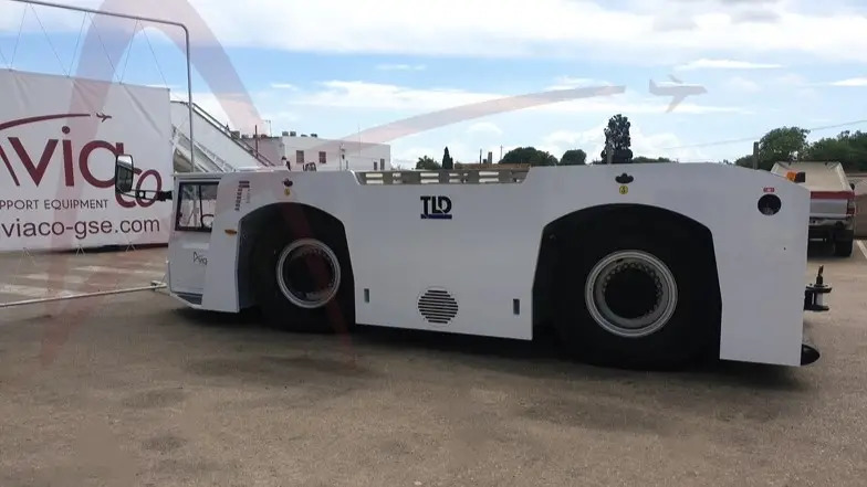 TLD TMX-450 - Pushback tractor: picture 3 TLD TMX-450 - Pushback tractor: picture 3