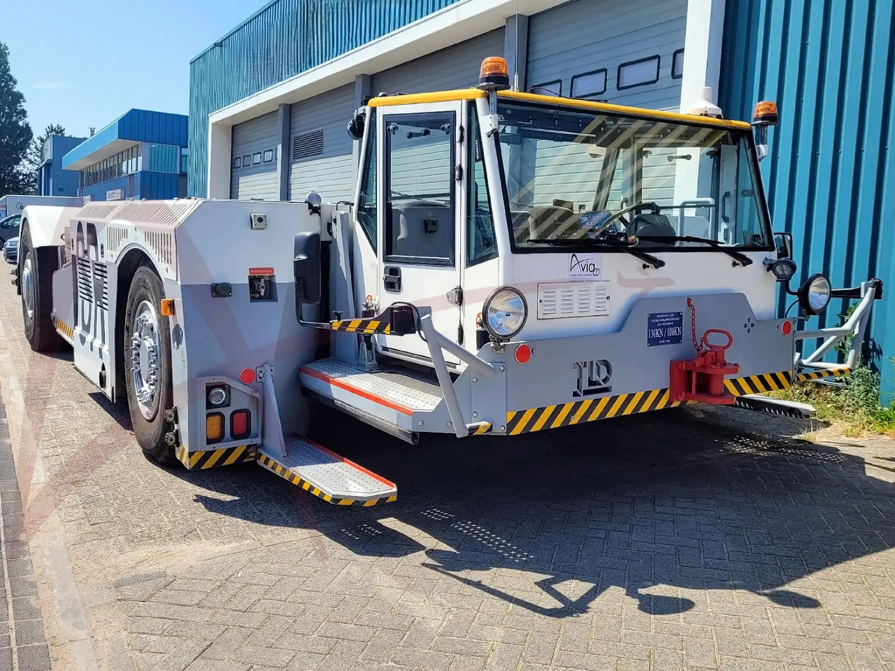 TLD TPX-500-MTS - Pushback tractor: picture 1 TLD TPX-500-MTS - Pushback tractor: picture 1