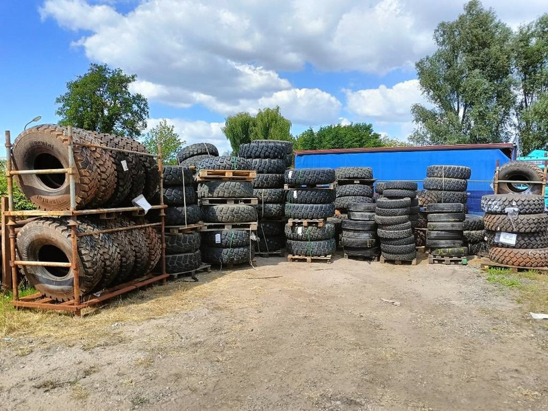 Michelin 6,50 R16 C 7,00R16 C 22/100R16 255/100R16 banden l - Wheels and tires for Construction machinery: picture 1 Michelin 6,50 R16 C 7,00R16 C 22/100R16 255/100R16 banden l - Wheels and tires for Construction machinery: picture 1