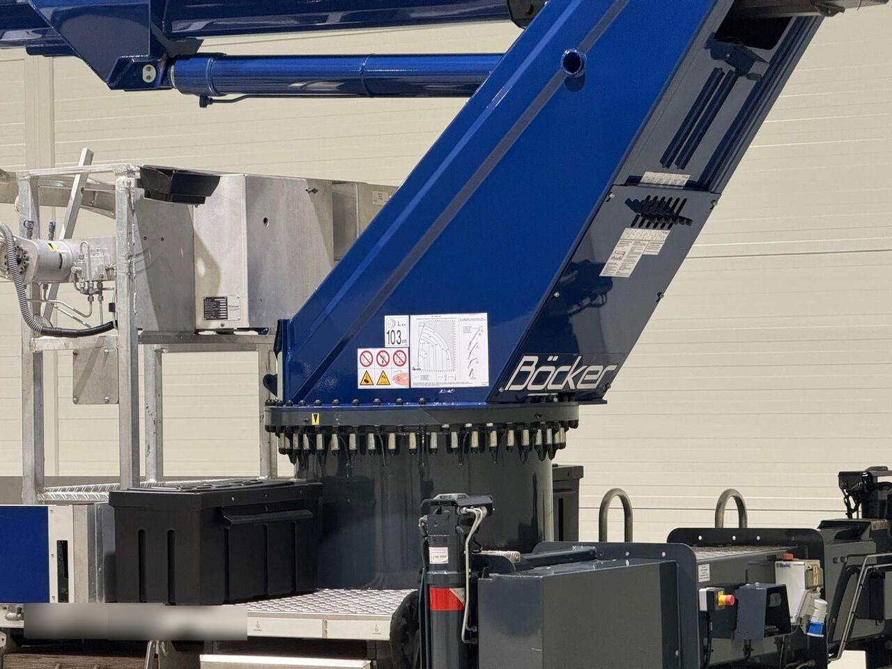 Mobile crane MAN Böcker AK 37/4000 on chassis: picture 8