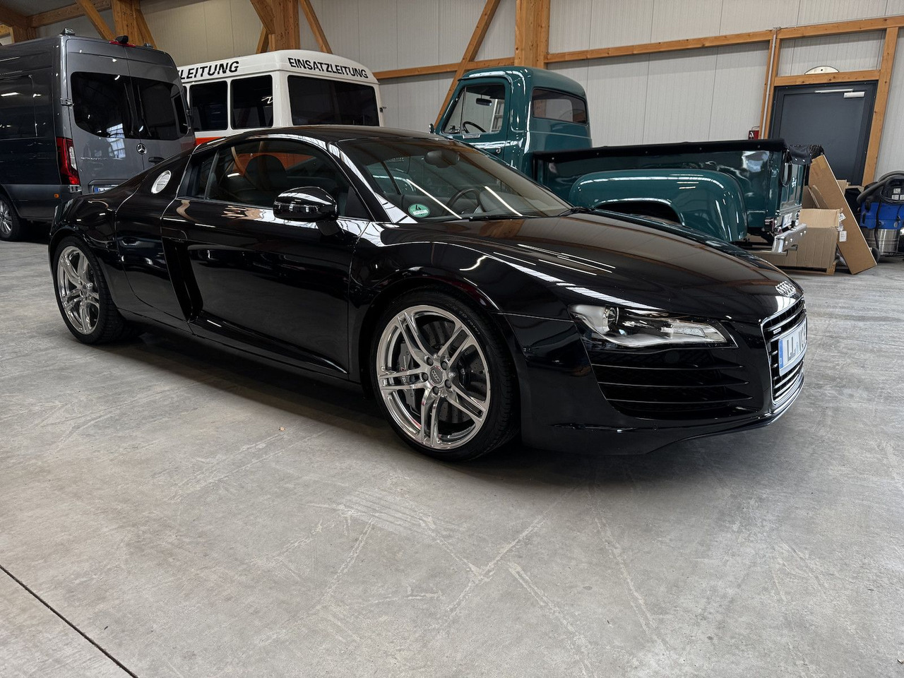Audi R8 4.2 FSI V8 quattro Coupé - Car: picture 4 Audi R8 4.2 FSI V8 quattro Coupé - Car: picture 4