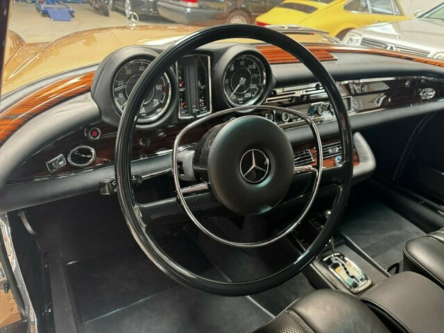 MERCEDES-BENZ 280 SE Cabrio W111 BRABUS-Classic Restauration - Convertible: picture 5 MERCEDES-BENZ 280 SE Cabrio W111 BRABUS-Classic Restauration - Convertible: picture 5