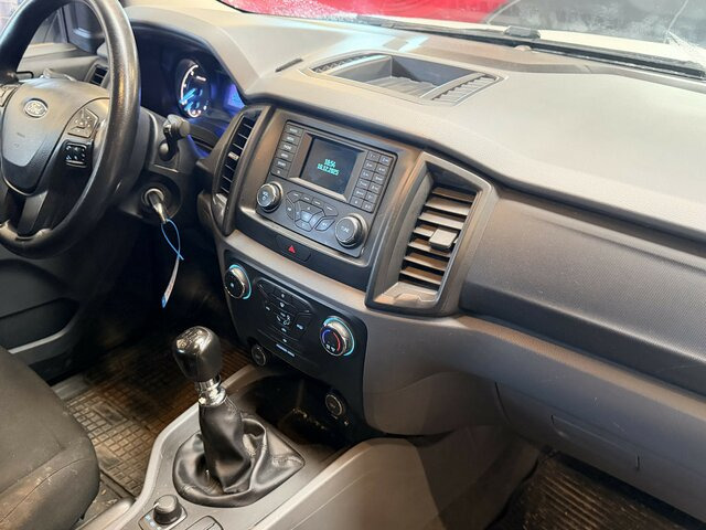 FORD Ranger 2.2 TDCi 4x4 Doppelkabine XL Hardtop... - Truck: picture 5 FORD Ranger 2.2 TDCi 4x4 Doppelkabine XL Hardtop... - Truck: picture 5