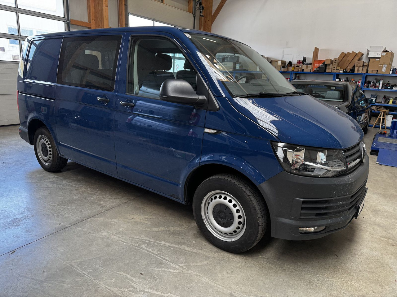 Car Volkswagen T6 2.0 TDI 4Motion Kasten 6-Sitzer: picture 1