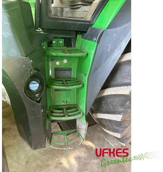 John Deere 6215 R - Farm tractor: picture 5 John Deere 6215 R - Farm tractor: picture 5