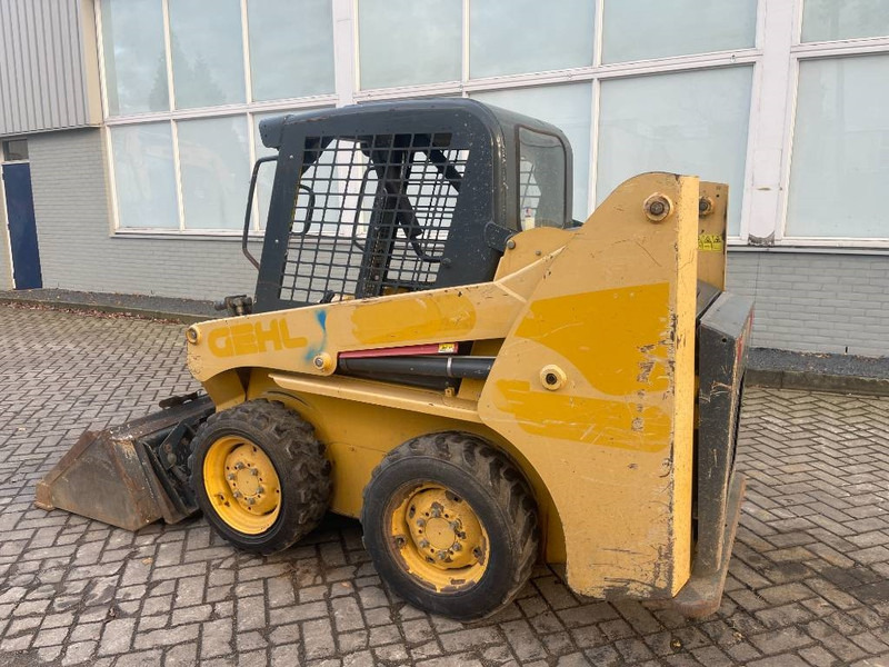 Gehl 3840 E 2015 - Skid steer loader: picture 3 Gehl 3840 E 2015 - Skid steer loader: picture 3