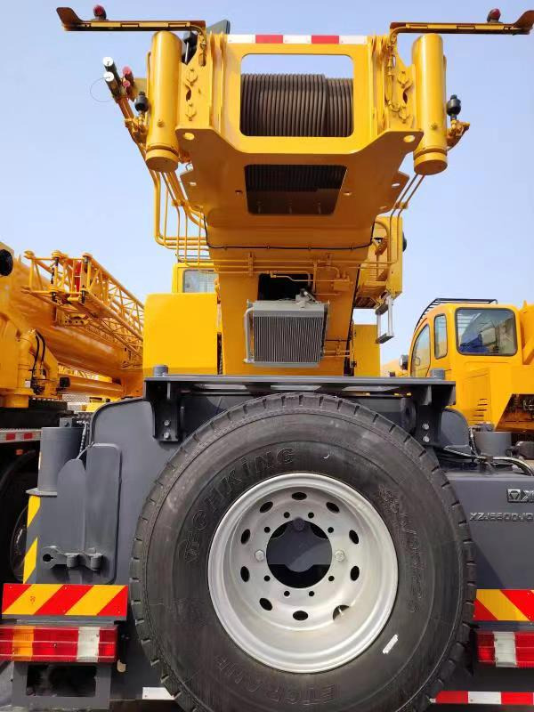 XCMG Factory 180 Ton Used QY180K5C Telescopic Boom Truck Mounted Crane Price List - Mobile crane: picture 4 XCMG Factory 180 Ton Used QY180K5C Telescopic Boom Truck Mounted Crane Price List - Mobile crane: picture 4