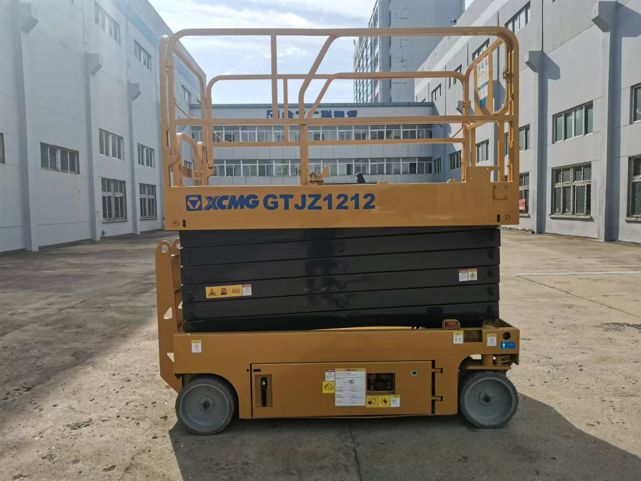 Scissor lift XCMG Official 12m Used Self Propelled Scissor Lift GTJZ1212 Aerial Work Platforms For Sale: picture 9