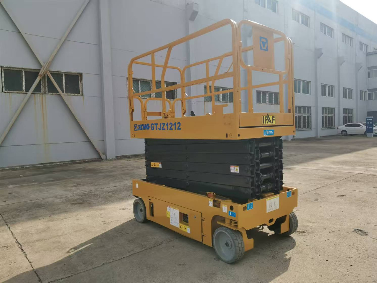 Scissor lift XCMG Official 12m Used Self Propelled Scissor Lift GTJZ1212 Aerial Work Platforms For Sale: picture 7