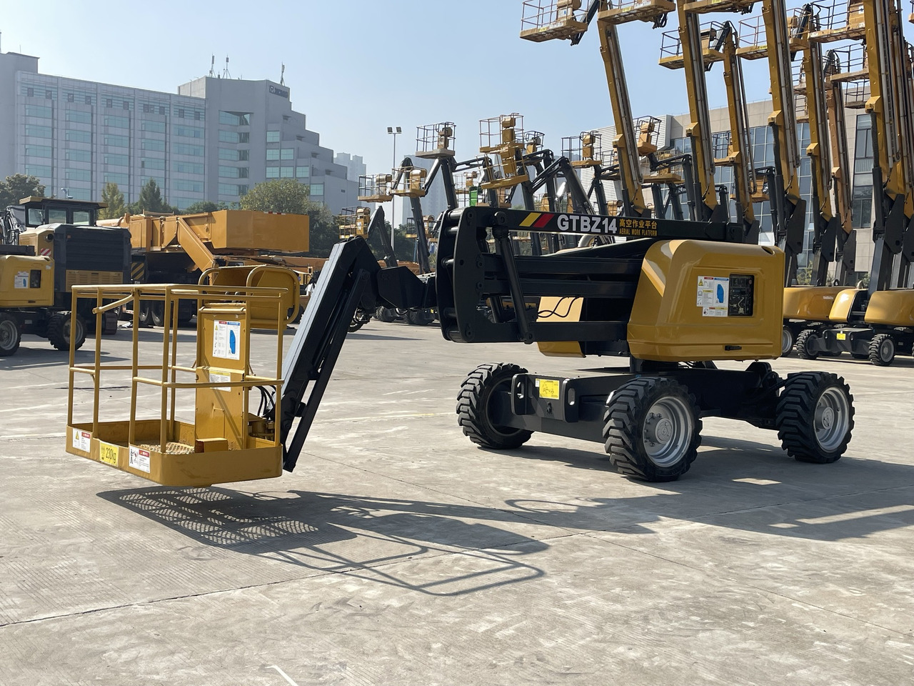 XCMG Official Cherry Picker Lift GTBZ14J 14m Used Articulated Boom Lift Hot Sale - Articulated boom: picture 3 XCMG Official Cherry Picker Lift GTBZ14J 14m Used Articulated Boom Lift Hot Sale - Articulated boom: picture 3
