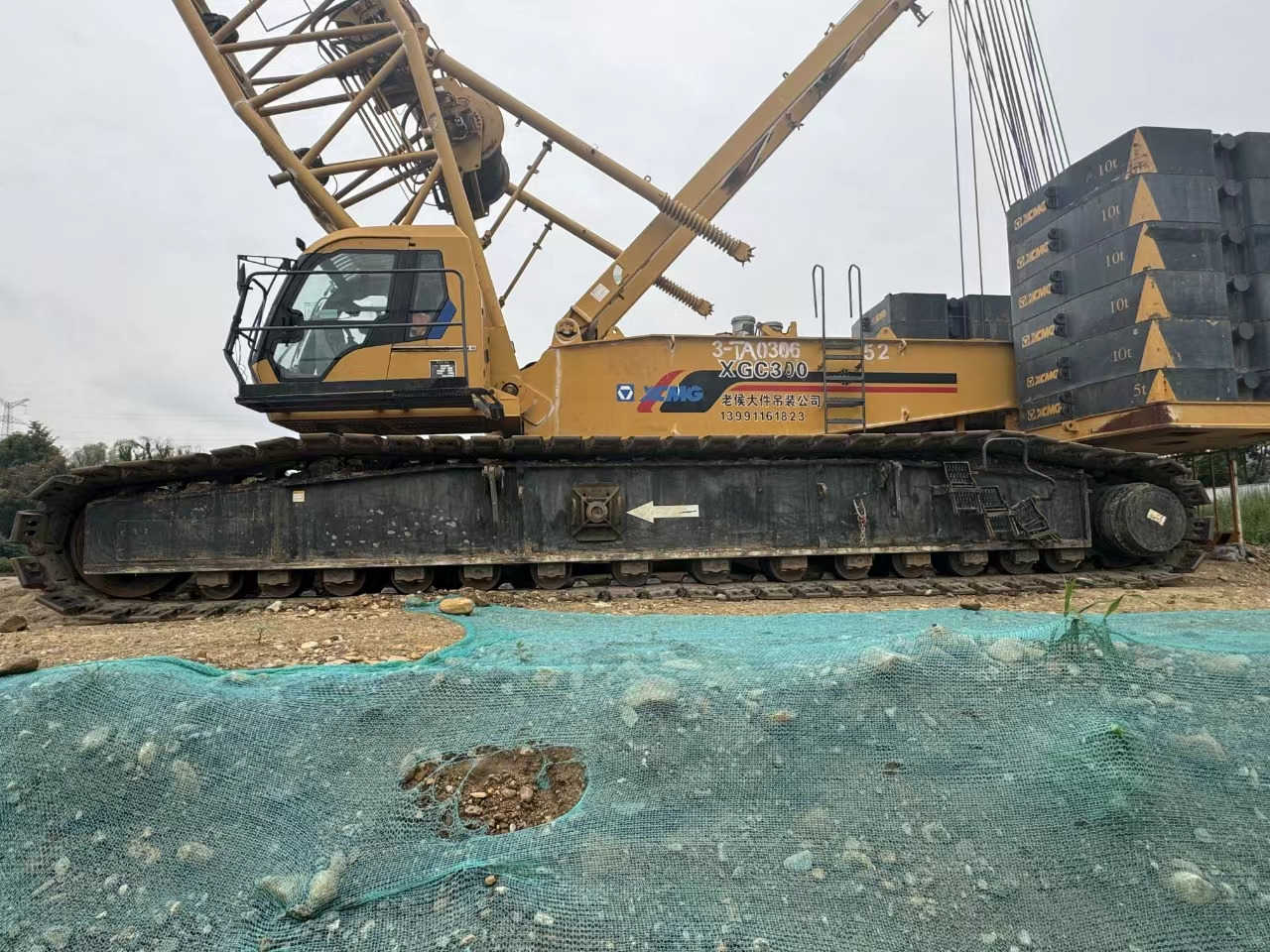 XCMG Official Second Hand Crawler Crane Lifting Equipment Mobile XGC300 300 Ton Crane Price - Crawler crane: picture 5 XCMG Official Second Hand Crawler Crane Lifting Equipment Mobile XGC300 300 Ton Crane Price - Crawler crane: picture 5