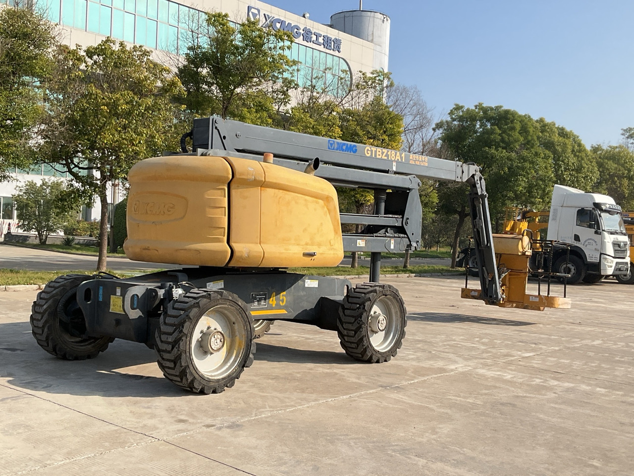 XCMG Official Second Hand Mobile Cherry Picker GTBZ18A1 18m Man Lift Boom Lift Price - Articulated boom: picture 2 XCMG Official Second Hand Mobile Cherry Picker GTBZ18A1 18m Man Lift Boom Lift Price - Articulated boom: picture 2