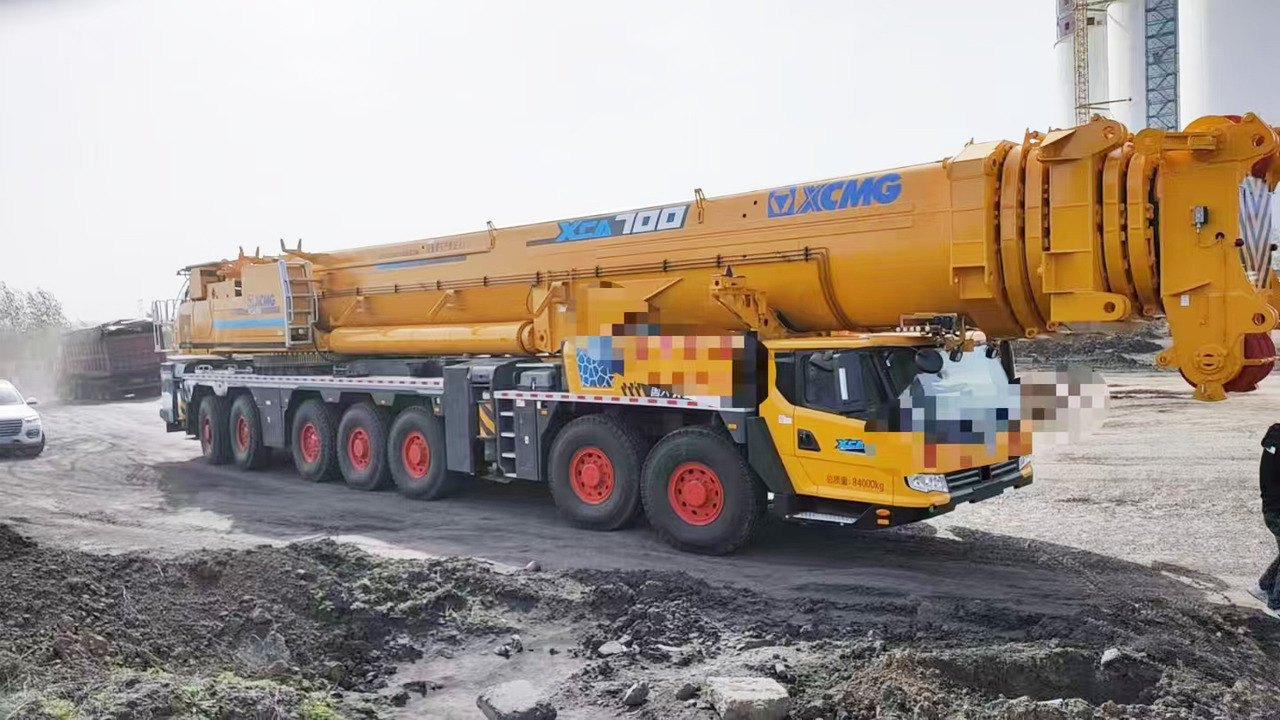XCMG Official Second Hand Mobile Truck Crane XCA700 All Terrain Cranes With High Quality - All terrain crane: picture 5 XCMG Official Second Hand Mobile Truck Crane XCA700 All Terrain Cranes With High Quality - All terrain crane: picture 5