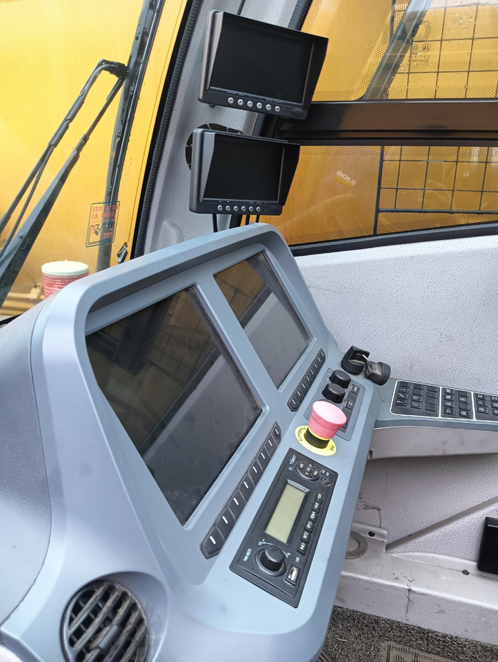 All terrain crane XCMG Official Used Boom Truck Crane XCA300 300t Diesel All Terrain Crane Best Sale: picture 7