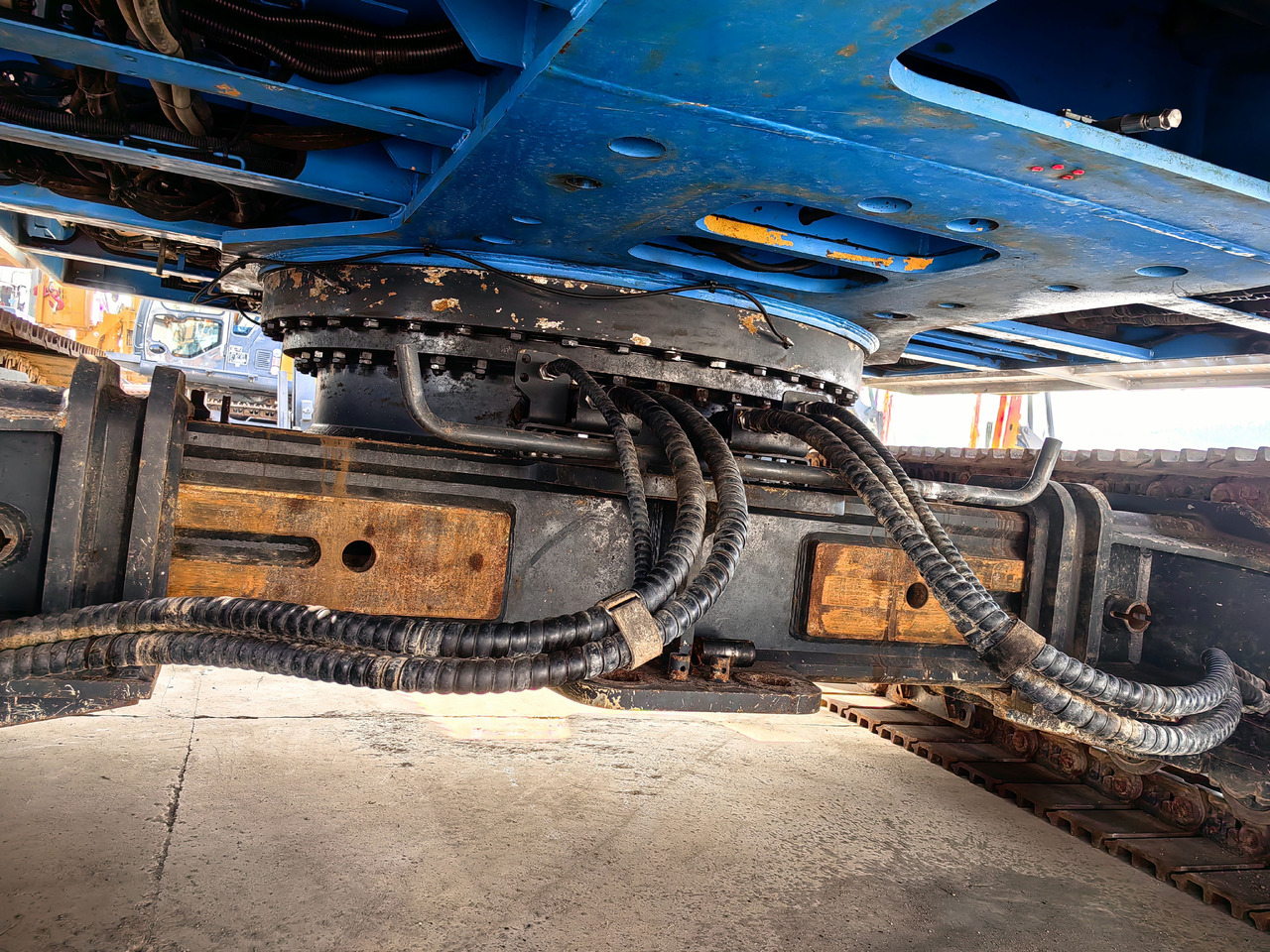 Drilling rig XCMG Official Used rotary drilling rig XR240E 80m Hydraulic Piling Rig Machine For Sale: picture 9