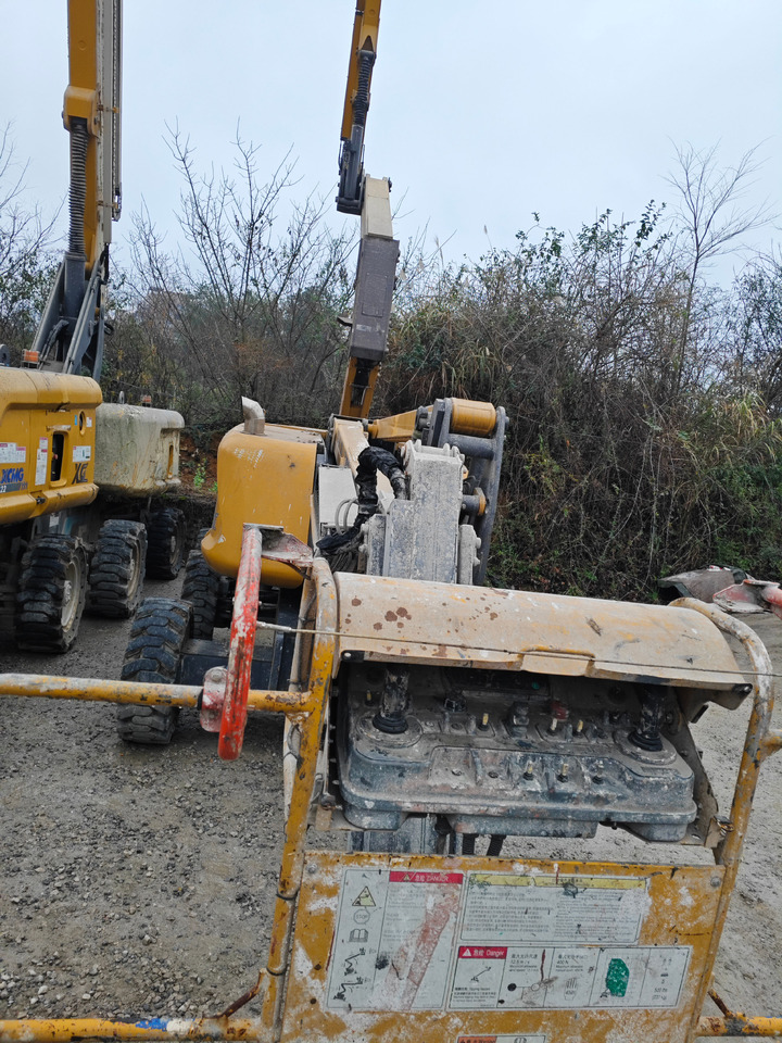 XCMG Official XGA16 16m Second Hand Articulated Boom Lift Platform With High Quality - Articulated boom: picture 2 XCMG Official XGA16 16m Second Hand Articulated Boom Lift Platform With High Quality - Articulated boom: picture 2