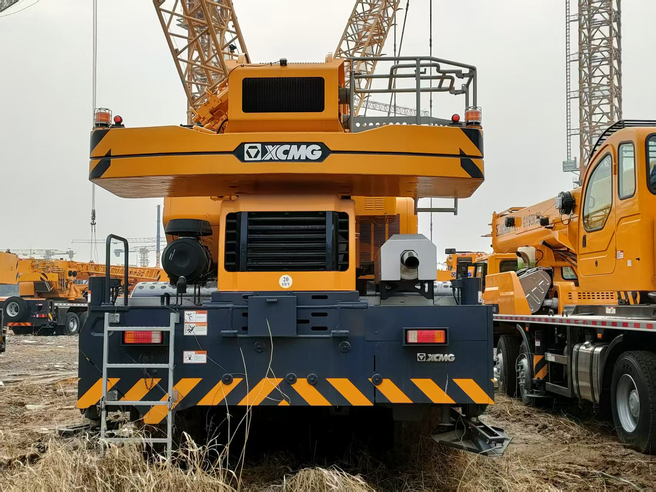 XCMG Popular Used Rough Terrain Crane XCR55L5_S 55T Hydrauli Crane Low Price - Rough terrain crane: picture 4 XCMG Popular Used Rough Terrain Crane XCR55L5_S 55T Hydrauli Crane Low Price - Rough terrain crane: picture 4