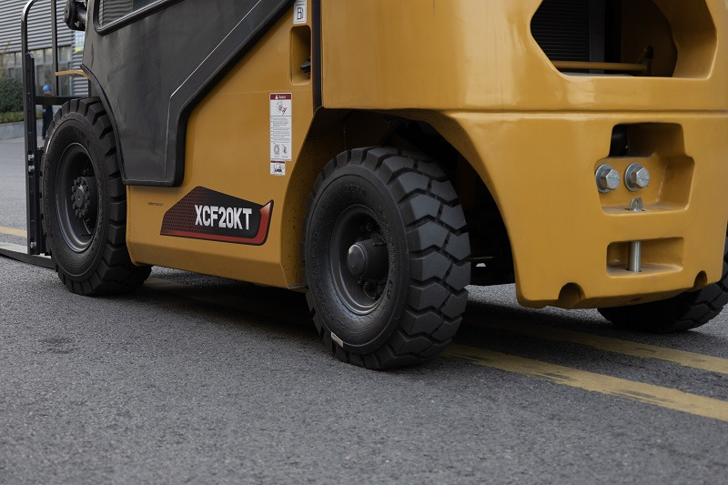 XCMG XCF-20KT small 2 ton counterbalanced Internal combustion forklift - Diesel forklift: picture 4 XCMG XCF-20KT small 2 ton counterbalanced Internal combustion forklift - Diesel forklift: picture 4