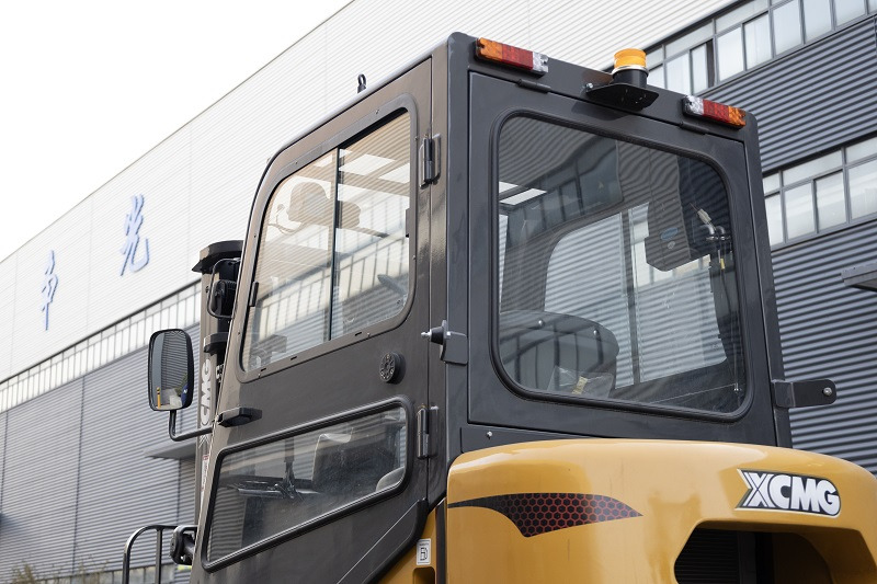 XCMG XCF-20KT small 2 ton counterbalanced Internal combustion forklift - Diesel forklift: picture 3 XCMG XCF-20KT small 2 ton counterbalanced Internal combustion forklift - Diesel forklift: picture 3