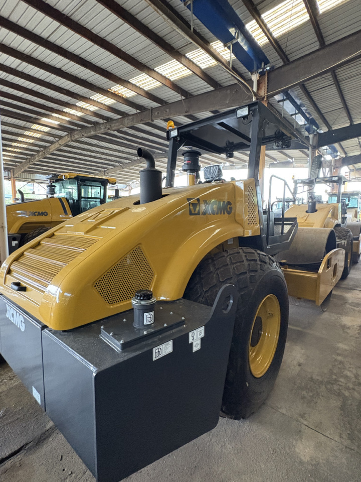 Road roller XCMG XS123 12ton used hydraulic road roller price: picture 7