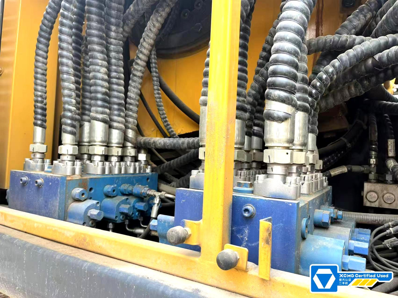 XCMG second hand crawler mobile rotary drilling rig sale in China - Drilling rig: picture 2 XCMG second hand crawler mobile rotary drilling rig sale in China - Drilling rig: picture 2