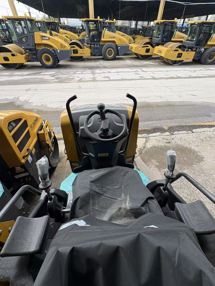 Mini roller XCMG small XD120 Double Drum Vibratory Road Roller: picture 6 Mini roller XCMG small XD120 Double Drum Vibratory Road Roller: picture 6
