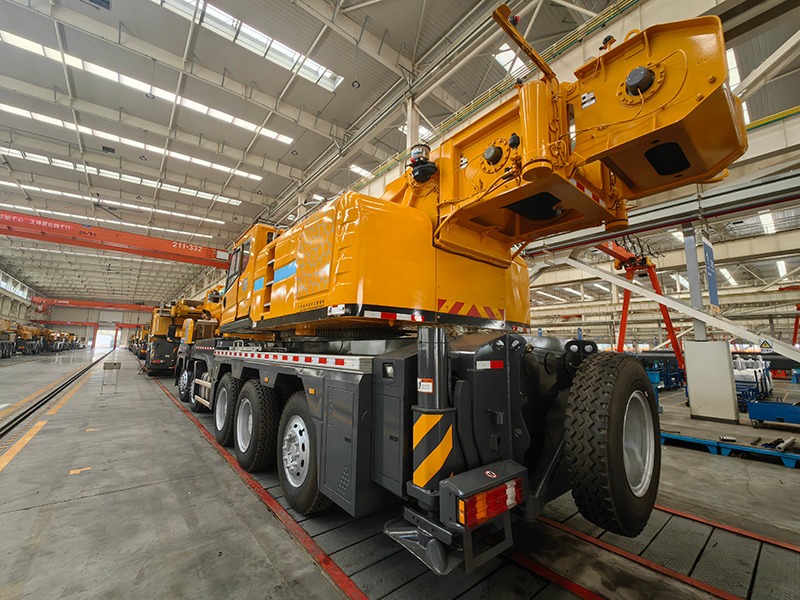 XCMG used XCT110 110ton telescopic boo truck crane mobile for sale - Crane: picture 2 XCMG used XCT110 110ton telescopic boo truck crane mobile for sale - Crane: picture 2