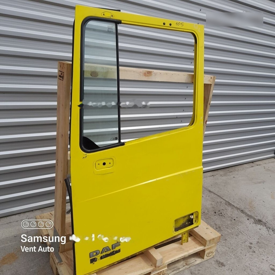 DAF XF 105 DAF LEWE truck - Door and parts for Truck: picture 2 DAF XF 105 DAF LEWE truck - Door and parts for Truck: picture 2