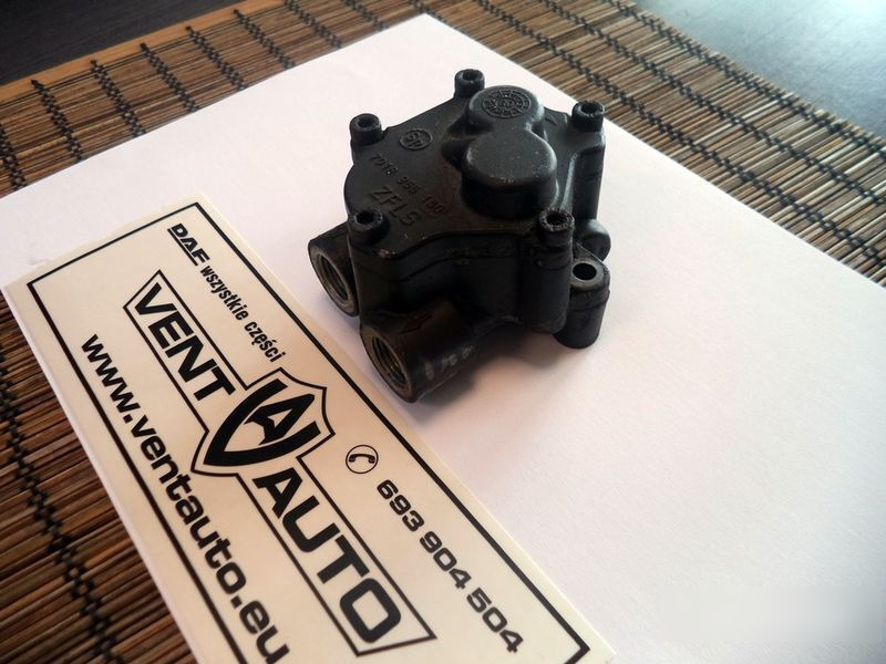 DAF ZF Kraftstoffpumpe ZF 7018955150 DAF XF 105 truck - Fuel pump for Truck: picture 3 DAF ZF Kraftstoffpumpe ZF 7018955150 DAF XF 105 truck - Fuel pump for Truck: picture 3