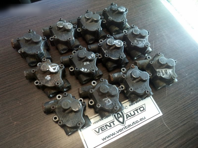 DAF ZF Kraftstoffpumpe ZF 7018955150 DAF XF 105 truck - Fuel pump for Truck: picture 5 DAF ZF Kraftstoffpumpe ZF 7018955150 DAF XF 105 truck - Fuel pump for Truck: picture 5