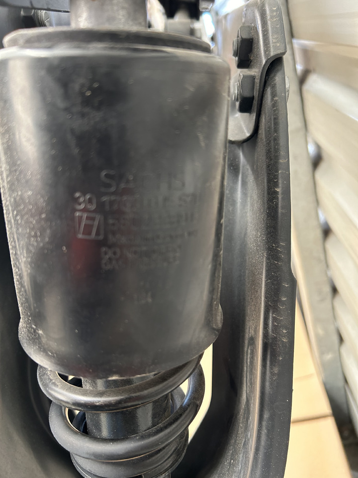 IVECO CABIN SUSPENSION REAR WITH SHOCK ABSORBERS S-WAY BRAND NEW - Cab suspension: picture 3 IVECO CABIN SUSPENSION REAR WITH SHOCK ABSORBERS S-WAY BRAND NEW - Cab suspension: picture 3