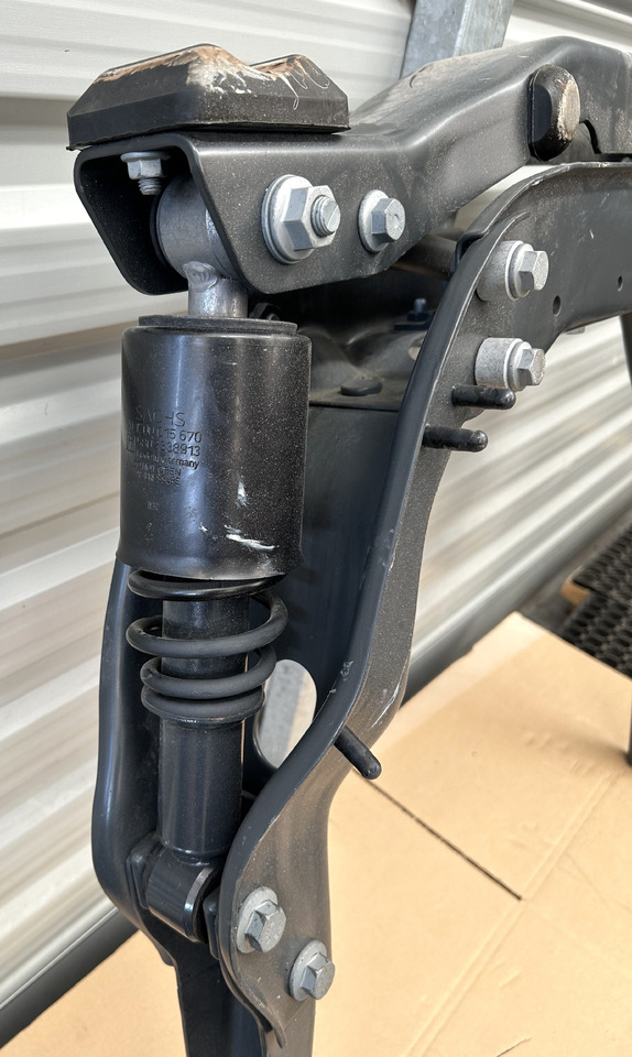 IVECO CABIN SUSPENSION REAR WITH SHOCK ABSORBERS S-WAY BRAND NEW - Cab suspension: picture 5 IVECO CABIN SUSPENSION REAR WITH SHOCK ABSORBERS S-WAY BRAND NEW - Cab suspension: picture 5