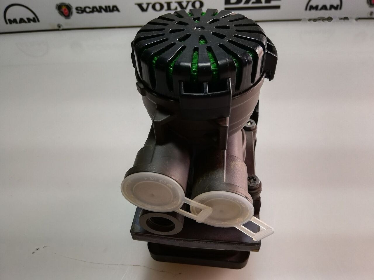 Knorr-Bremse TGX TGS EURO 6 81521066067 MAN TGX TGS truck - Brake valve for Truck: picture 3 Knorr-Bremse TGX TGS EURO 6 81521066067 MAN TGX TGS truck - Brake valve for Truck: picture 3