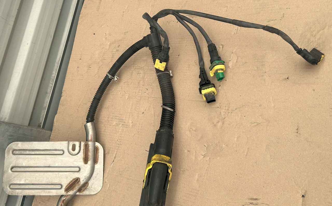 MERCEDES-BENZ ACTROS MP4 CATALYTIC CONVERTER ELECTRICAL HARNESS - Cables/ Wire harness: picture 3 MERCEDES-BENZ ACTROS MP4 CATALYTIC CONVERTER ELECTRICAL HARNESS - Cables/ Wire harness: picture 3