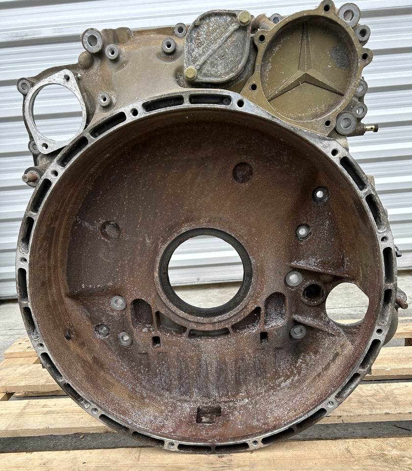 MERCEDES CLUTCH TIMING HOUSING ACTROS MP4 - Camshaft: picture 2 MERCEDES CLUTCH TIMING HOUSING ACTROS MP4 - Camshaft: picture 2