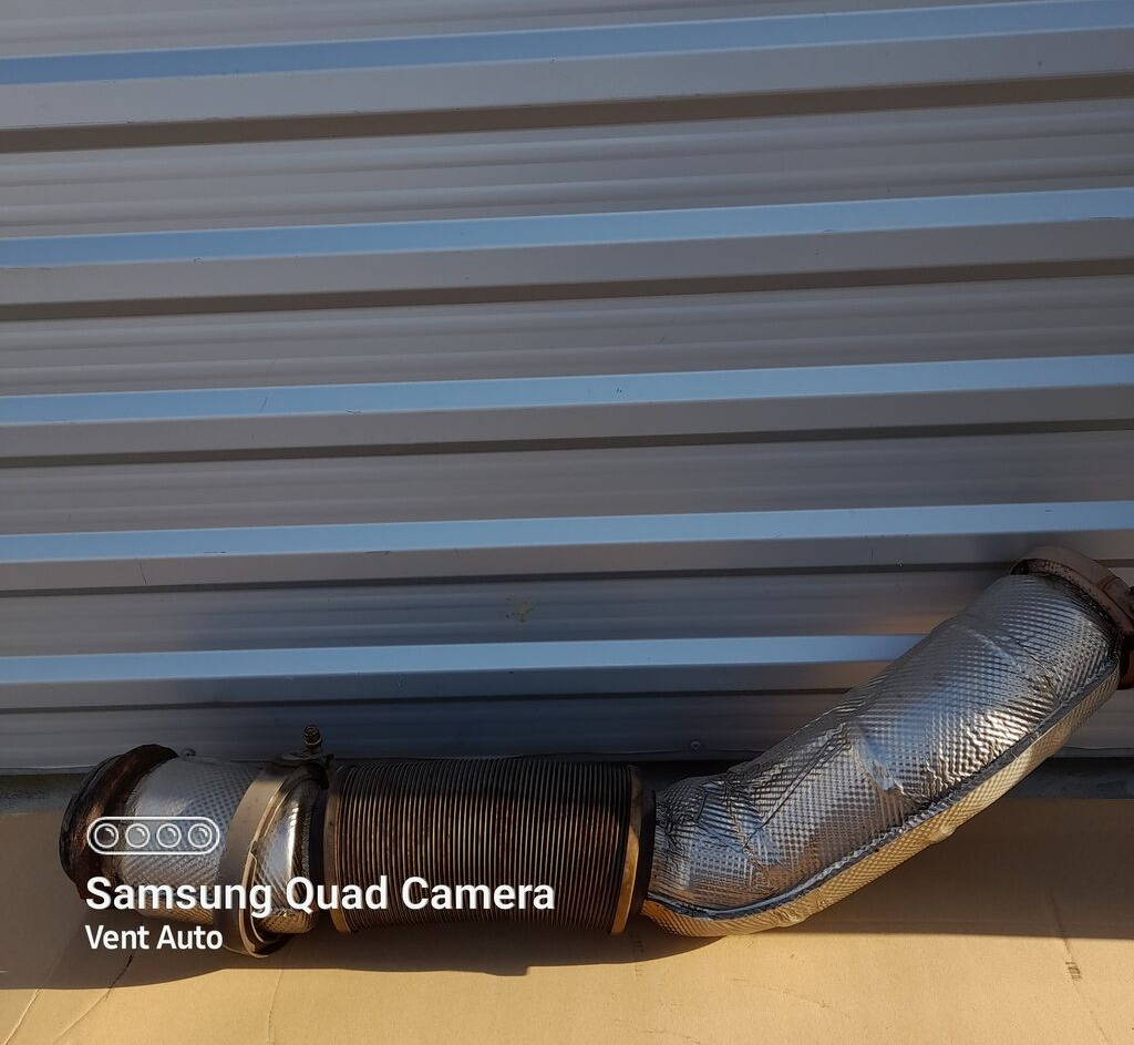 Mercedes-Benz A9614902450 Mercedes-Benz ACTROS MP5 22R truck - Exhaust pipe for Truck: picture 1 Mercedes-Benz A9614902450 Mercedes-Benz ACTROS MP5 22R truck - Exhaust pipe for Truck: picture 1