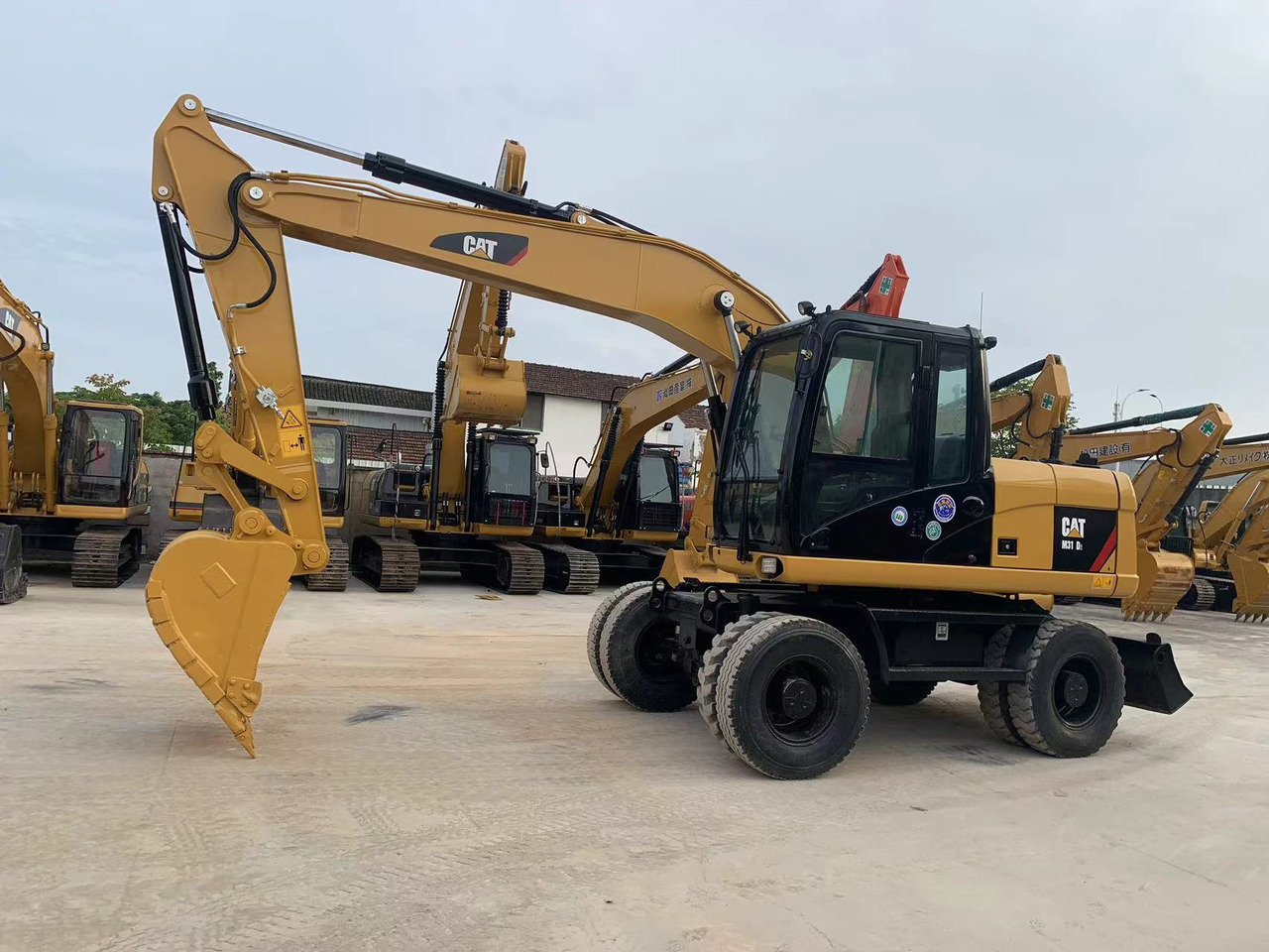 Caterpillar M315D Wheel Excavator Moving by Tires - Wheel excavator: picture 2 Caterpillar M315D Wheel Excavator Moving by Tires - Wheel excavator: picture 2
