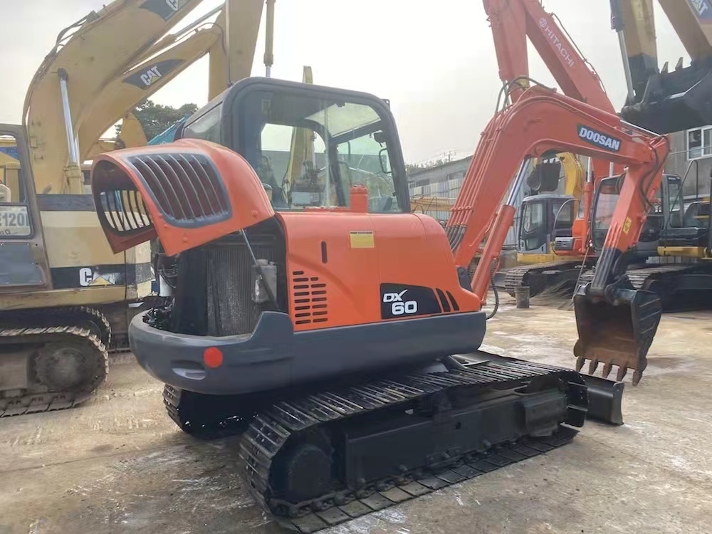 Doosan mini excavator 6 ton small digger Doosan DH60, DX60 - Mini excavator: picture 1 Doosan mini excavator 6 ton small digger Doosan DH60, DX60 - Mini excavator: picture 1