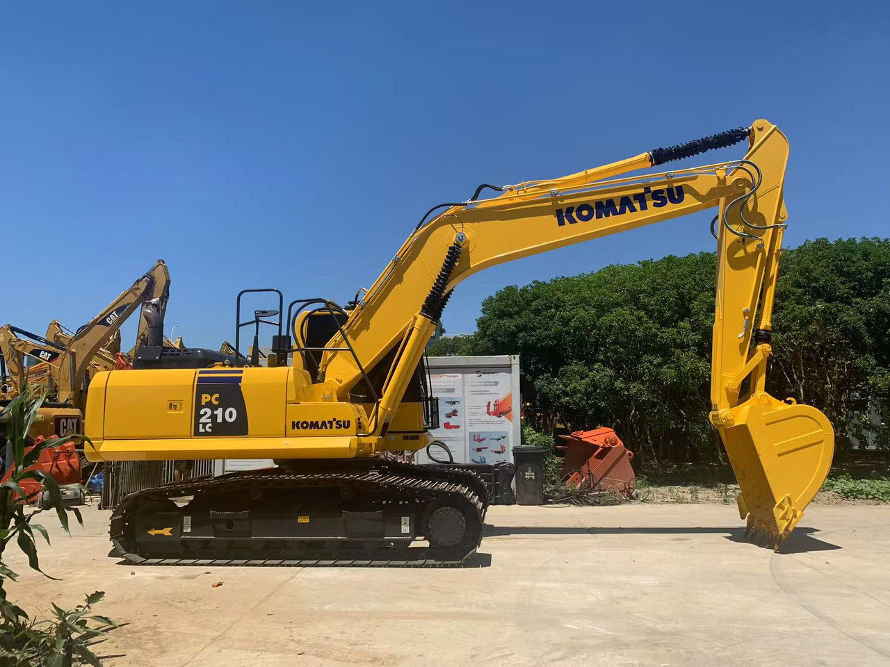 Komatsu PC210 Tracked Excavator 21 ton Construction Excavator - Crawler excavator: picture 1 Komatsu PC210 Tracked Excavator 21 ton Construction Excavator - Crawler excavator: picture 1
