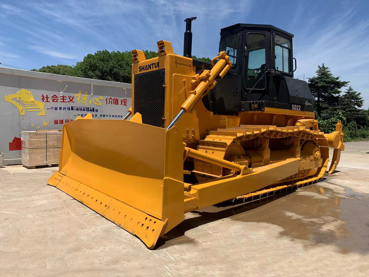 SHANTUI SD22 Bulldozer Good price on Sale - Bulldozer: picture 1 SHANTUI SD22 Bulldozer Good price on Sale - Bulldozer: picture 1