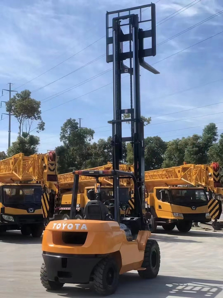 Toyota 5 ton Forklift Good Price FD50 with Side Shifter - Diesel forklift: picture 1 Toyota 5 ton Forklift Good Price FD50 with Side Shifter - Diesel forklift: picture 1