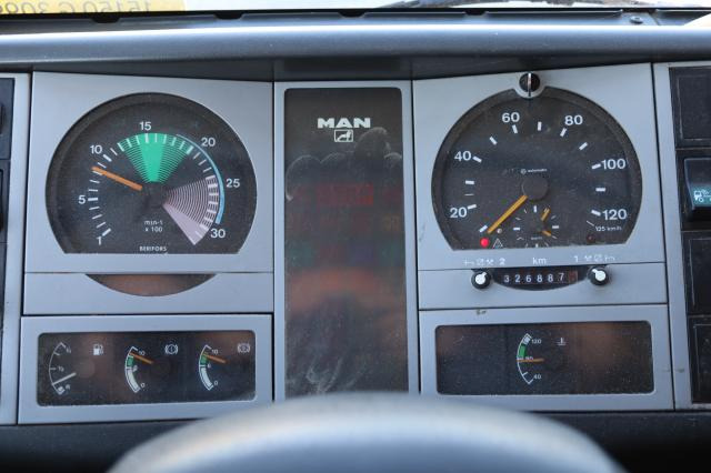 Box truck MAN 8.180 TACHOSCHEIBE: picture 10