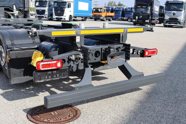 Container transporter/ Swap body truck Mercedes-Benz Actros 2553 L: picture 6 Container transporter/ Swap body truck Mercedes-Benz Actros 2553 L: picture 6