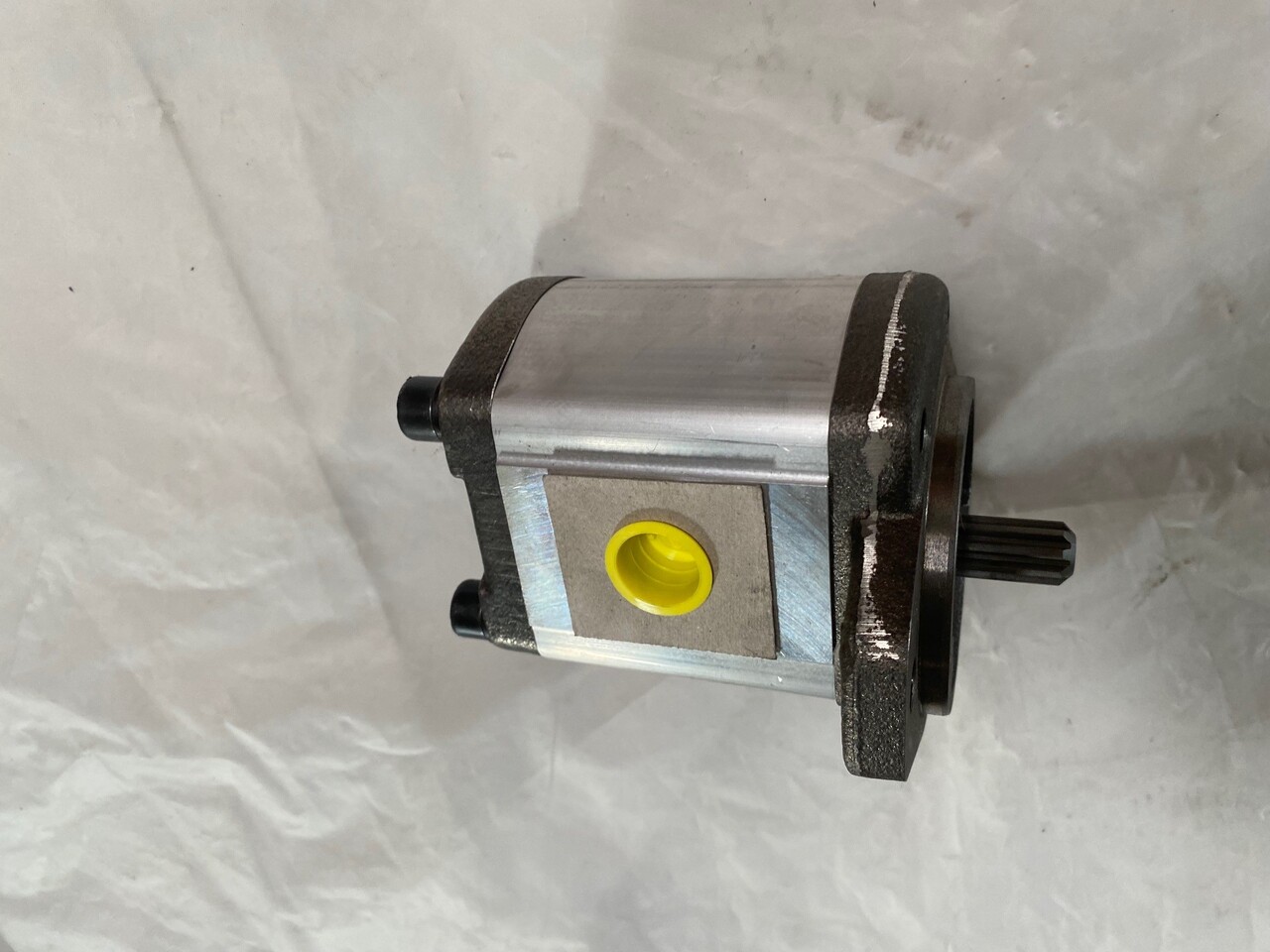 O&K Terex RH200 6050 Zahnradpumpe 3731622 1723947 471-5778 - Spare parts: picture 2 O&K Terex RH200 6050 Zahnradpumpe 3731622 1723947 471-5778 - Spare parts: picture 2