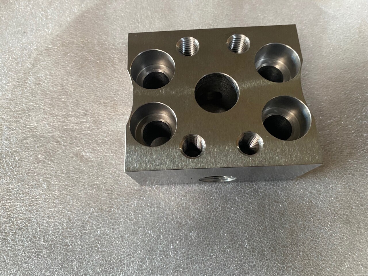 O&K Terex RH90 Flange 1754496 4018570 509-4542 - Spare parts: picture 1 O&K Terex RH90 Flange 1754496 4018570 509-4542 - Spare parts: picture 1