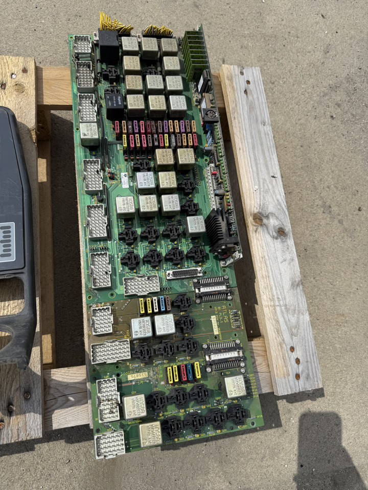 Atlas 1504 - ECU for Wheel excavator: picture 3 Atlas 1504 - ECU for Wheel excavator: picture 3