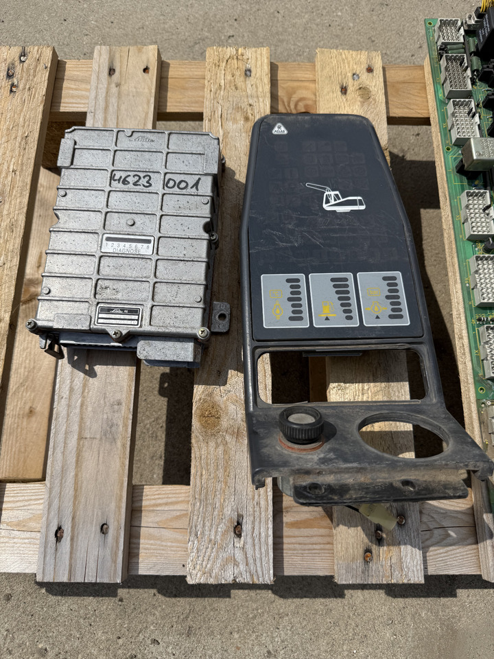 Atlas 1504 - ECU for Wheel excavator: picture 2 Atlas 1504 - ECU for Wheel excavator: picture 2