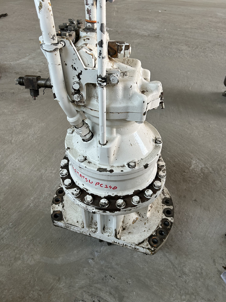 KOMATSU PC240 - Swing motor for Excavator: picture 2 KOMATSU PC240 - Swing motor for Excavator: picture 2